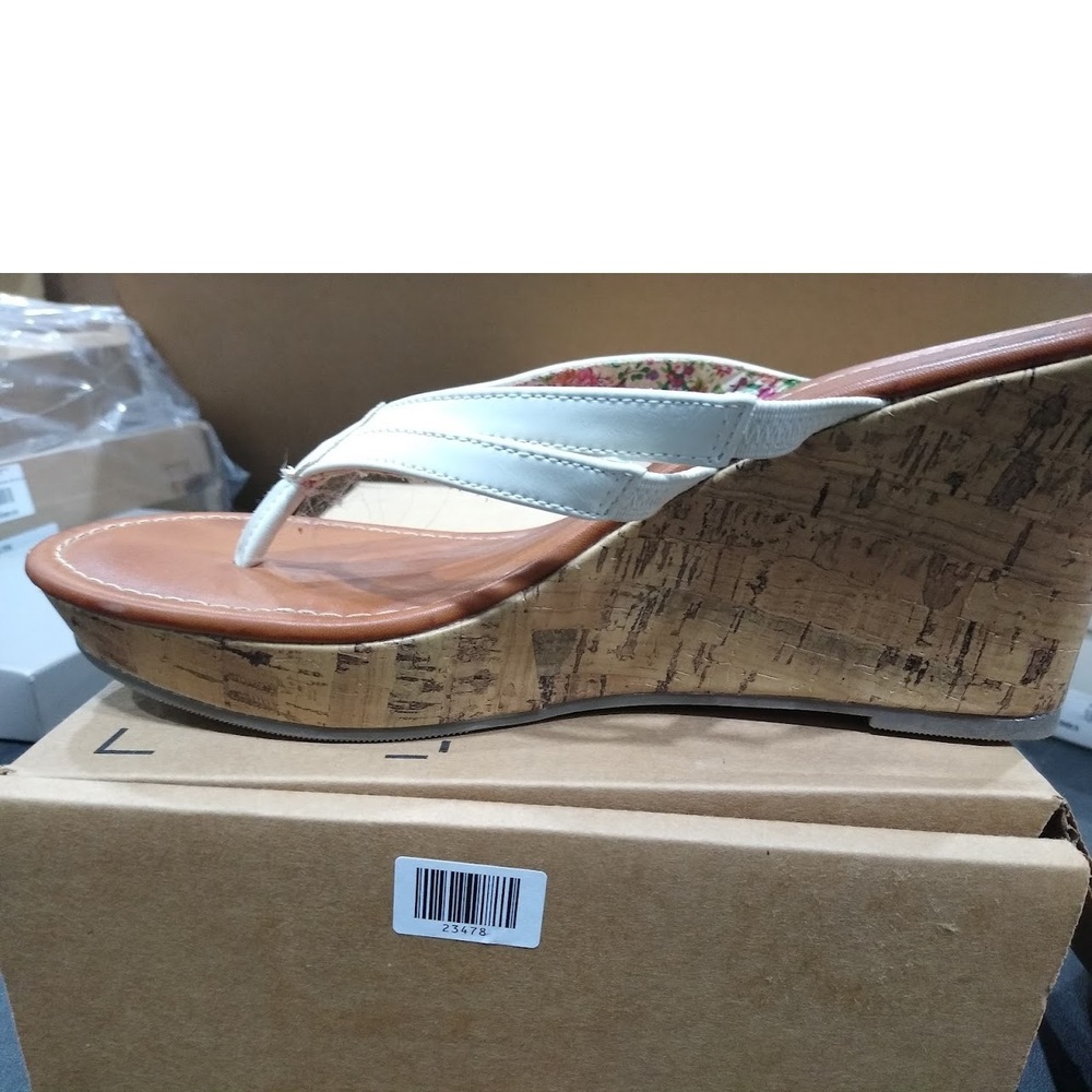 Arizona Jeans Co. Womens Thong Style Upper Wedge Heels White Brown 10M